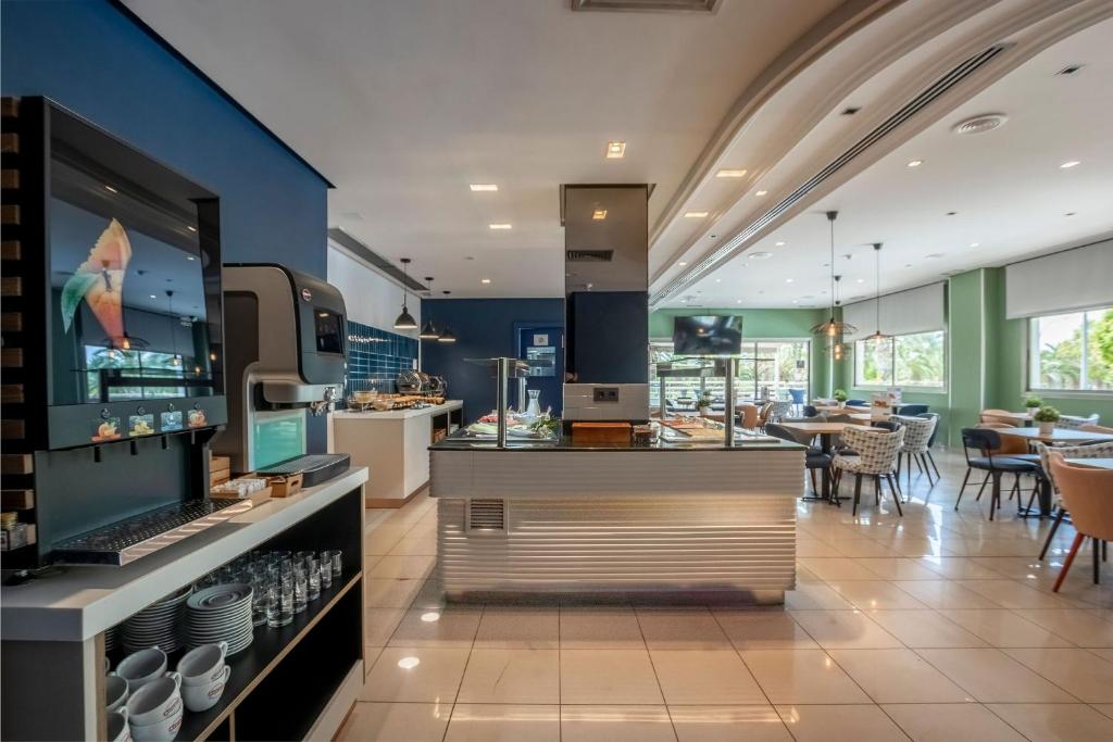 Travelodge Alicante Puerto - Resim 38