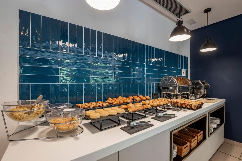 Travelodge Alicante Puerto - Resim 36