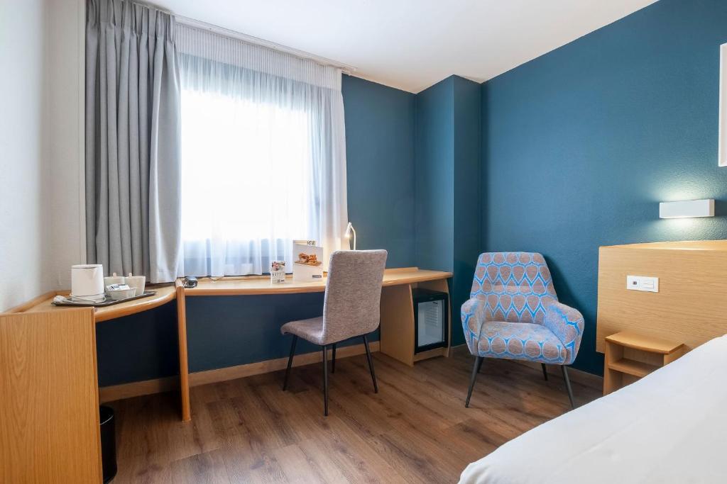 Travelodge Alicante Puerto - Resim 9