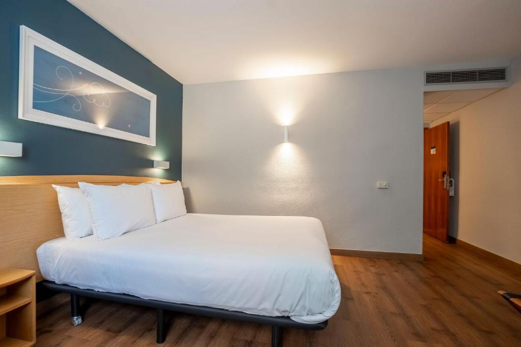 Travelodge Alicante Puerto - Resim 8