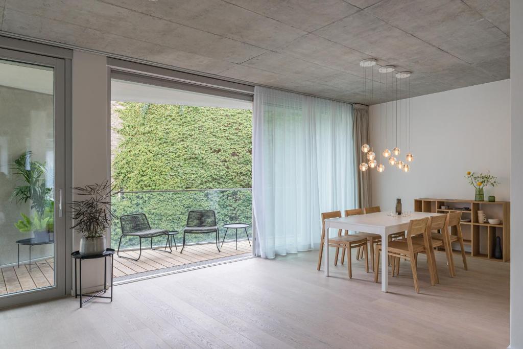 Carlotta Apartments photo