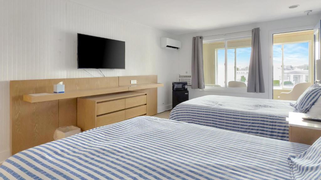 Harborline Hotel photo