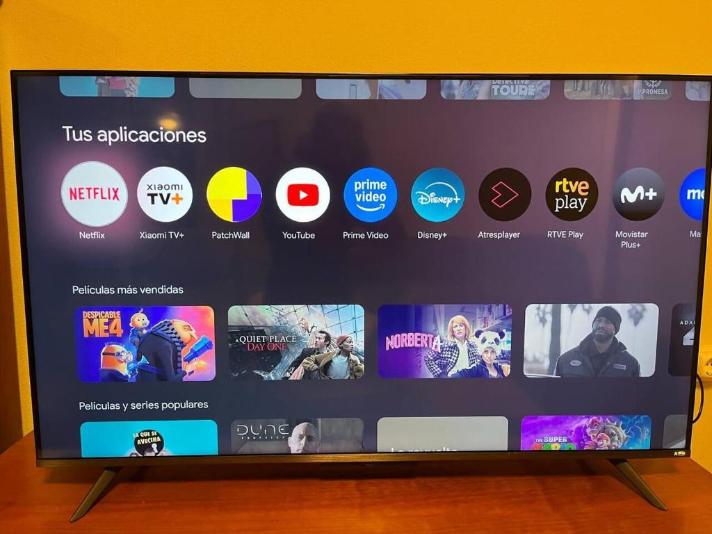 uno schermo TV con un sacco di app su di esso di Esencia Pirineos l BQQ l Pisicina l Tenis a Biescas