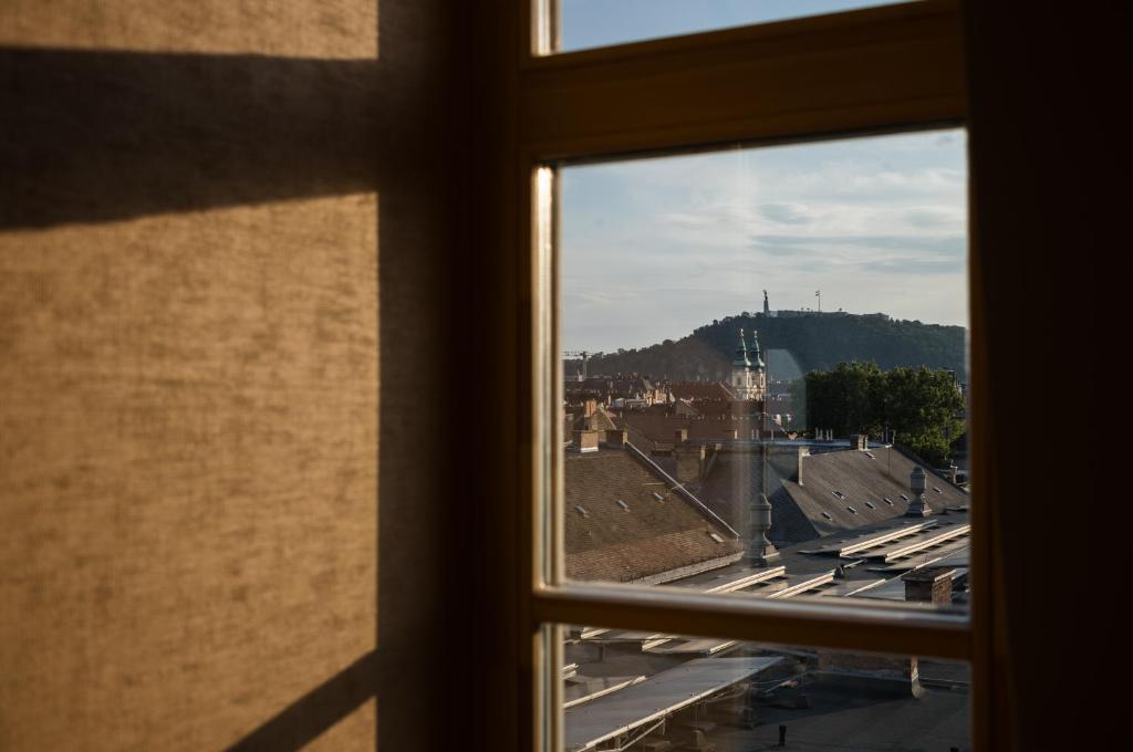 You Hotel Budapest - Handwritten Collection