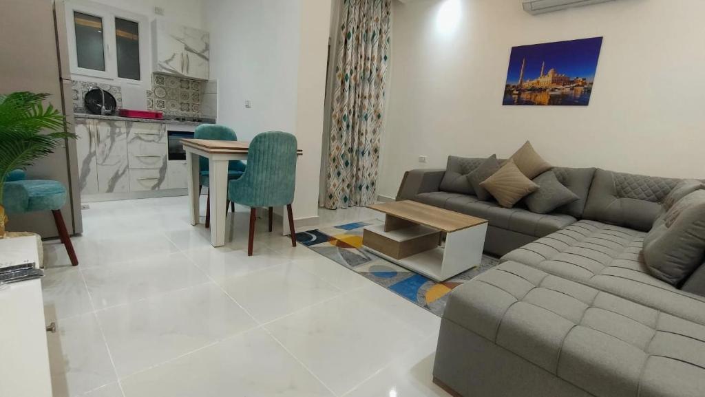 Küche/Küchenzeile in der Unterkunft SHL Hurghada Airport Aparthotel - By SAHLHOMES