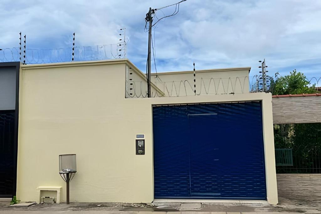 Afbeelding uit fotogalerij van Casa com piscina 03 quartos até 10 pessoas in Rio Branco
