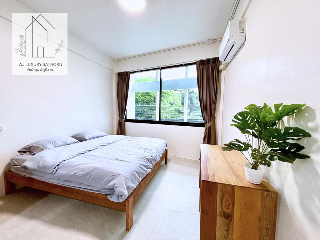 WJ Luxury Sathorn - Standard King Room
