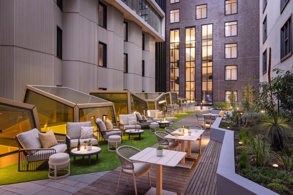 Hotel Indigo Melbourne Little Collins - Resim 2