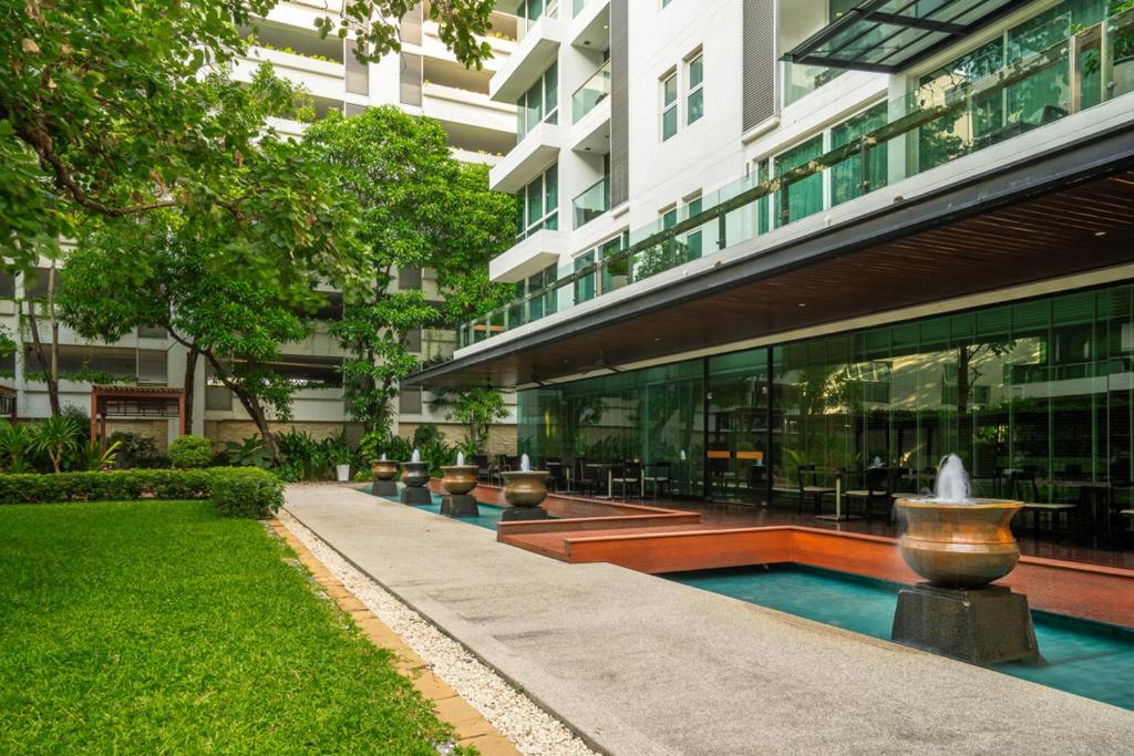 Shama Petchburi 47 Bangkok - Resim 5