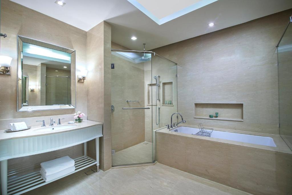 
One-Bedroom Suite with Park View
