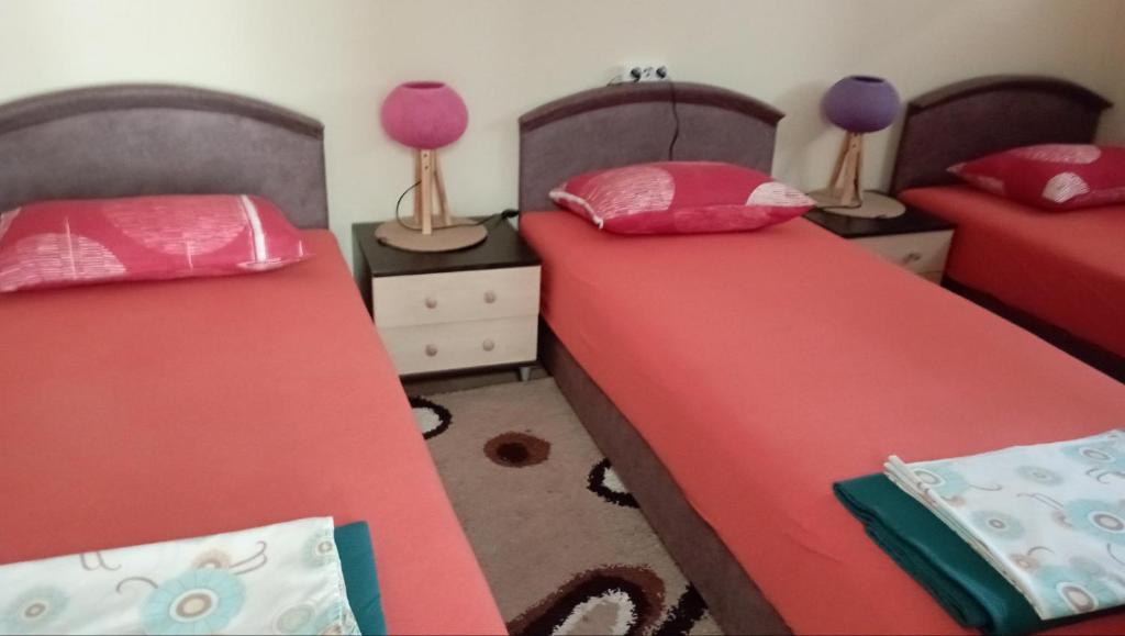 Ένα ή περισσότερα κρεβάτια σε δωμάτιο στο Vesna