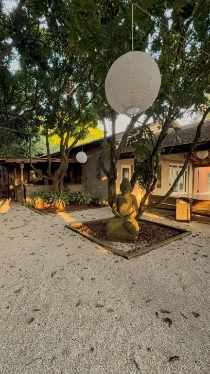 Exclusive Lake Tiny House in Beautiful Japanese Garden - Housity