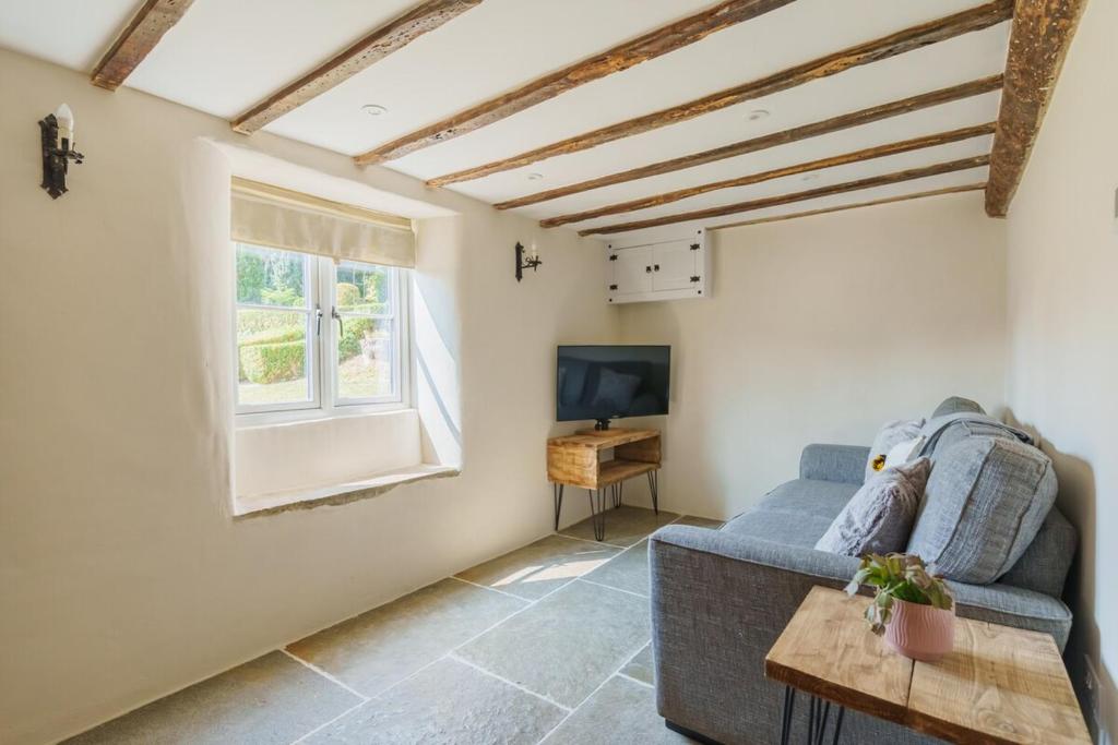 TV a/nebo společenská místnost v ubytování Newport cottage