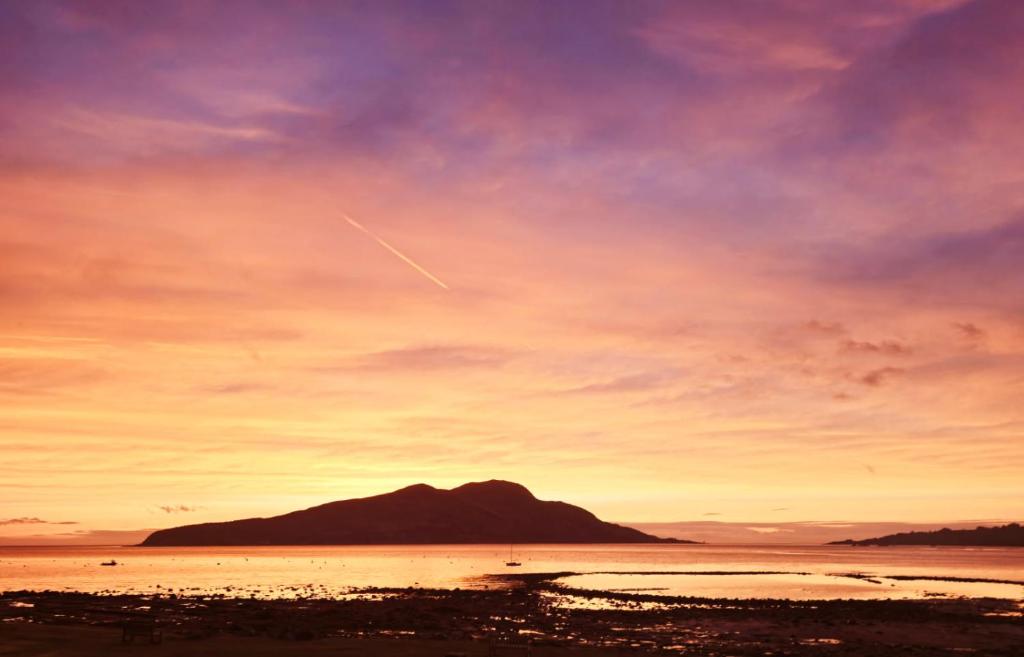 Gallery image of The Bay Rooms at Glenisle Hotel in Lamlash