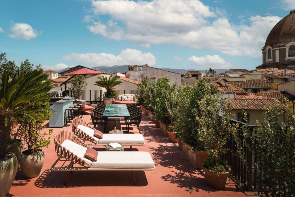 W Florence - Resim 5