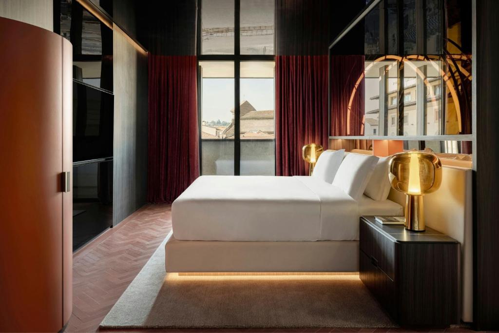 W Florence - Resim 44