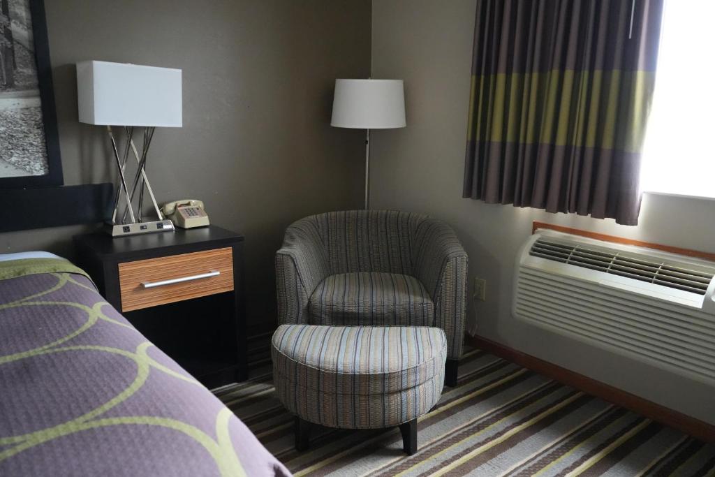 Watseka 24 Inn & Suites - Habitación Individual