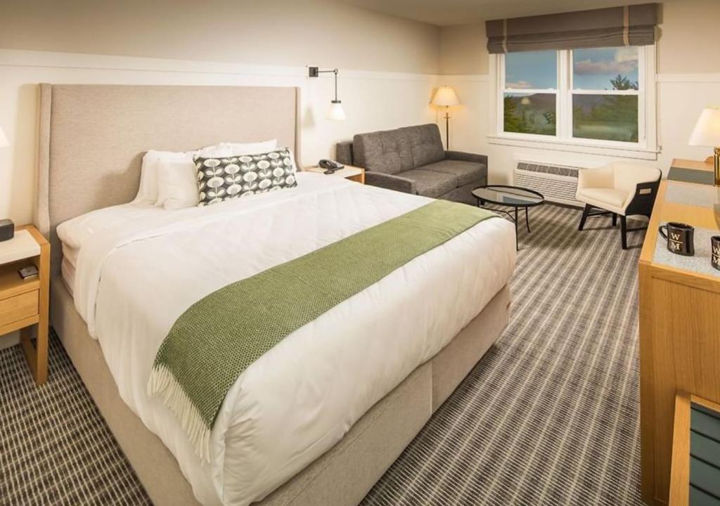 White Mountain Hotel and Resort - 