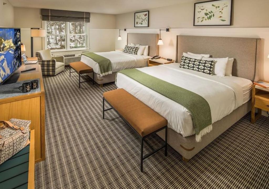 White Mountain Hotel and Resort - 