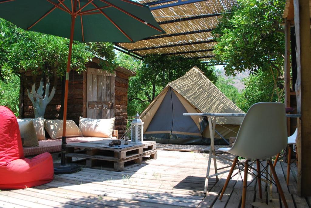 Posezení v ubytování Campo Portakal Eco Glamping