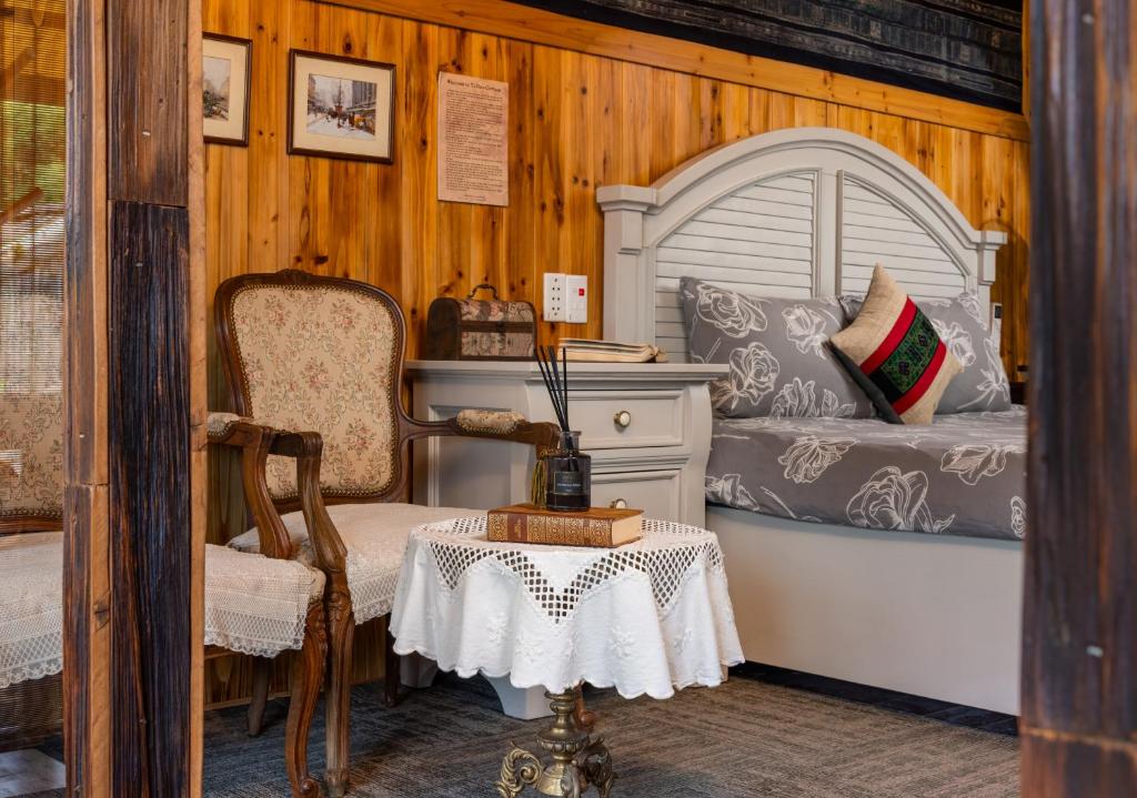 Ta Phin Cottage - Deluxe Double Room With Balcony