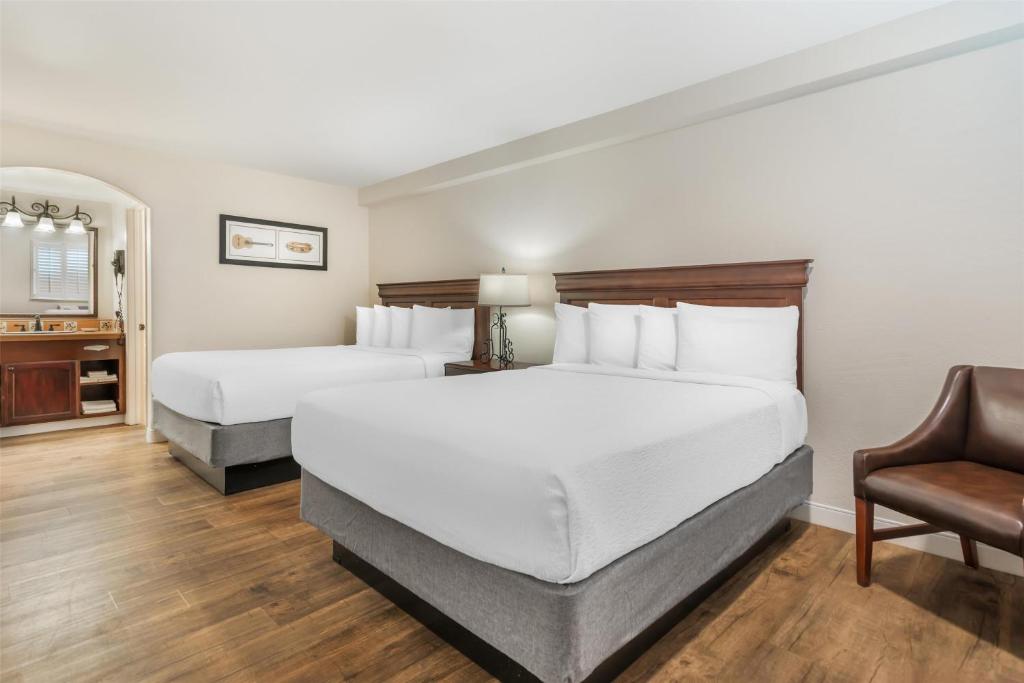 Best Western Rose Garden Inn photo