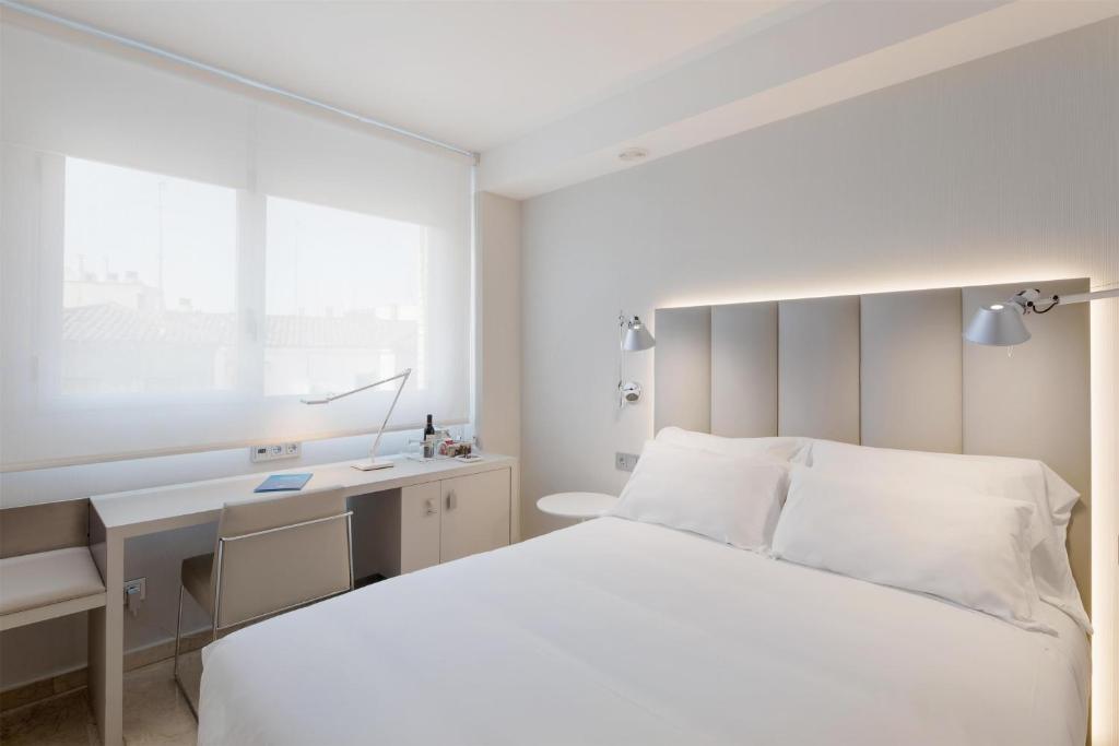 NH Ciudad de Zaragoza - Standard-Doppelzimmer
