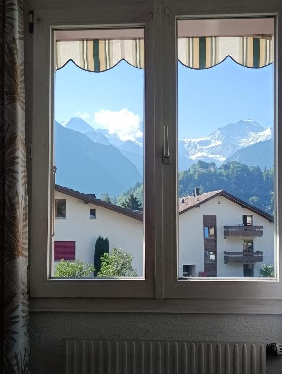 Swiss Alpine view apartment - Resim 16