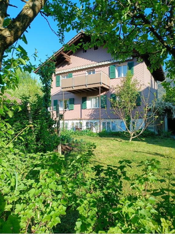 Swiss Alpine view apartment - Resim 8