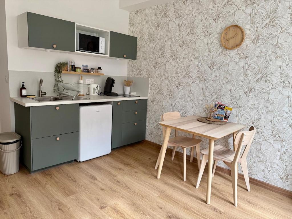 Kuchyň nebo kuchyňský kout v ubytování L Atelier Diderot