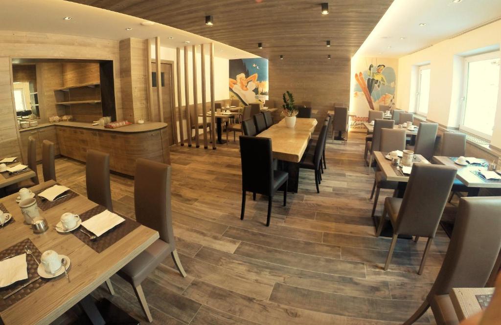 Restaurace v ubytování Hotel Garni Arnica ***S