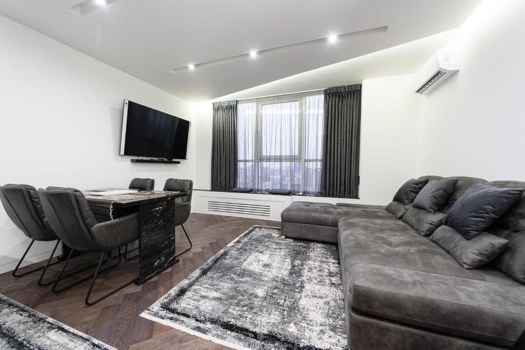 Victory-30 Luxe Apartment City Center photo 4