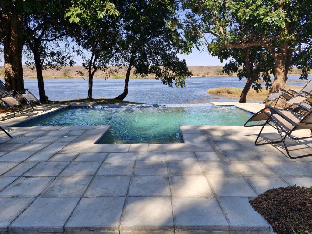 Πισίνα στο ή κοντά στο Kulota Island Lodge