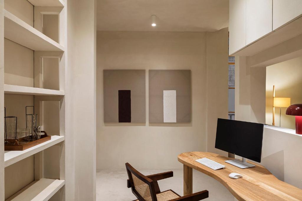 The Boulevard by Aspasios - Resim 17