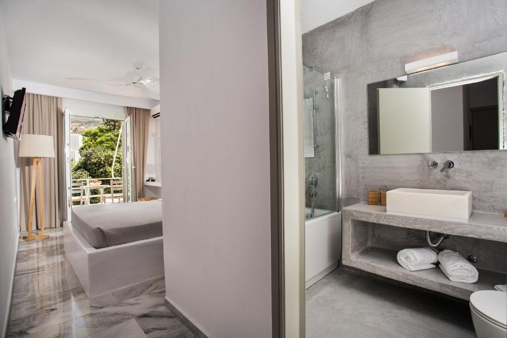 Koupelna v ubytování Polos Hotel Paros