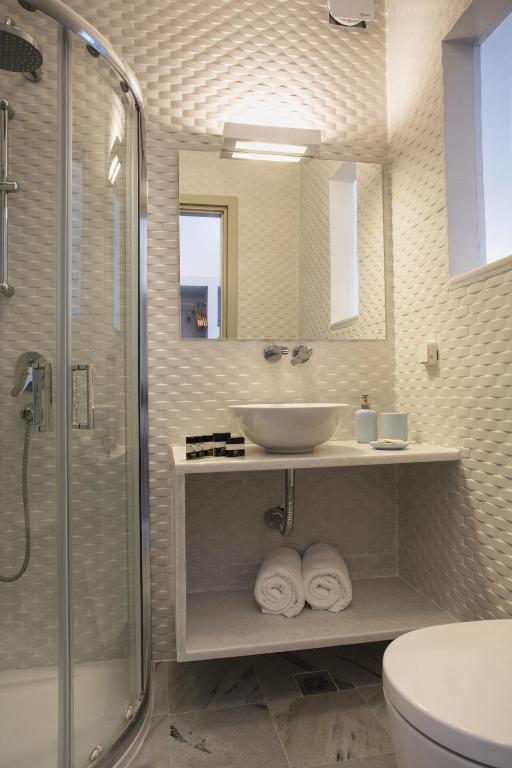 Koupelna v ubytování Polos Hotel Paros