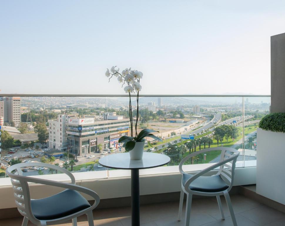 Four Points by Sheraton Izmir - Standard Double Room