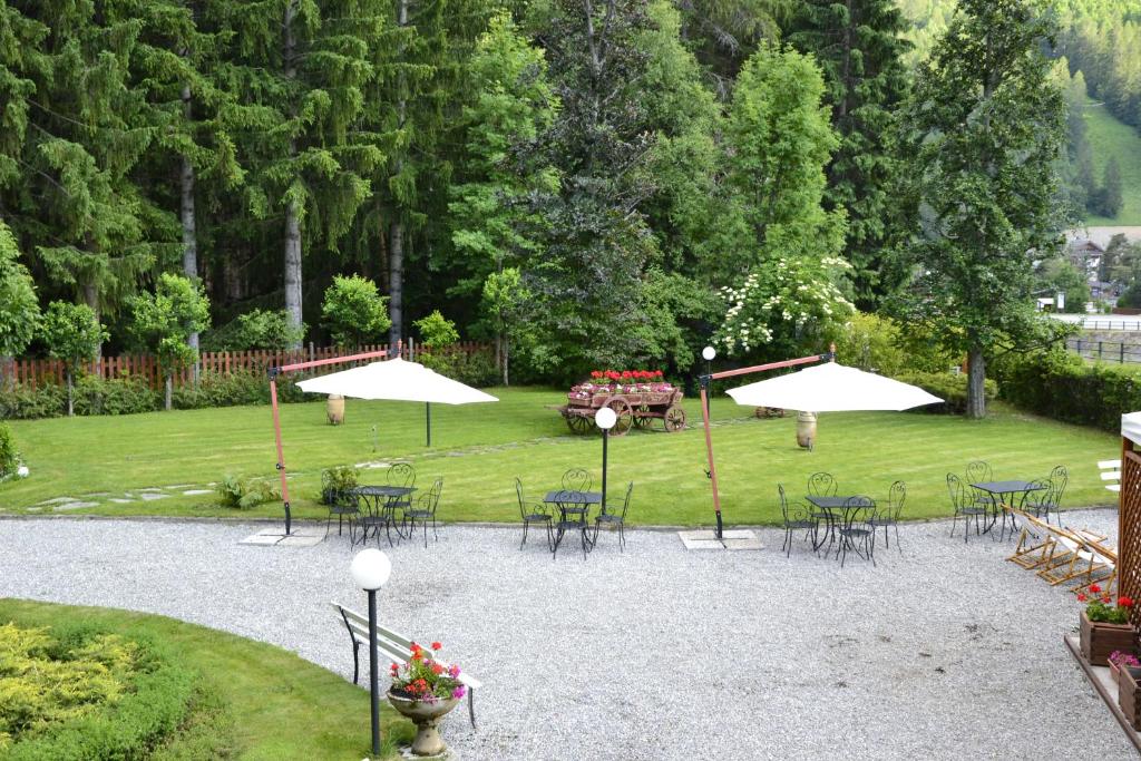 Zahrada ubytování Hotel Bucaneve