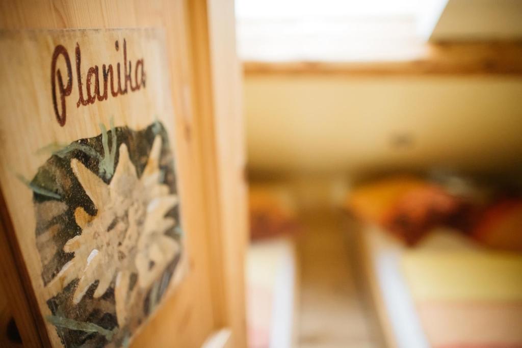 Guest House Kraljev Hrib - 四倍房间，带共享浴室