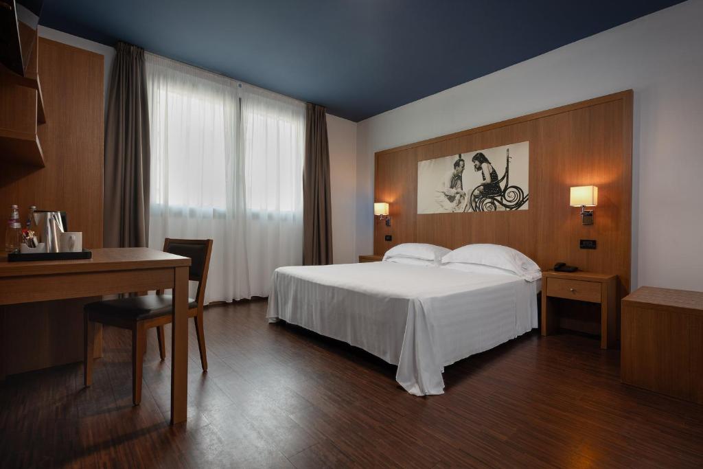 Romeo e Giulietta Residenze check-in presso Hotel Toscanini - Economy Double Room