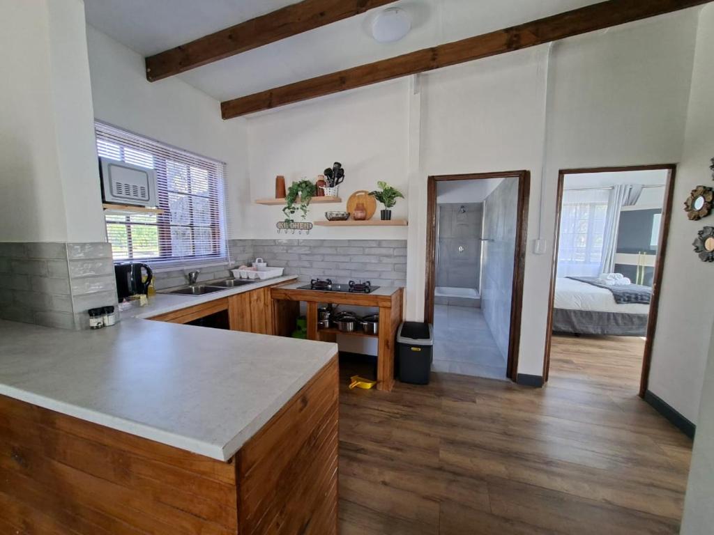 Photo de la galerie de l'établissement Forest Gate Apartments and Rooms, à Plettenberg Bay