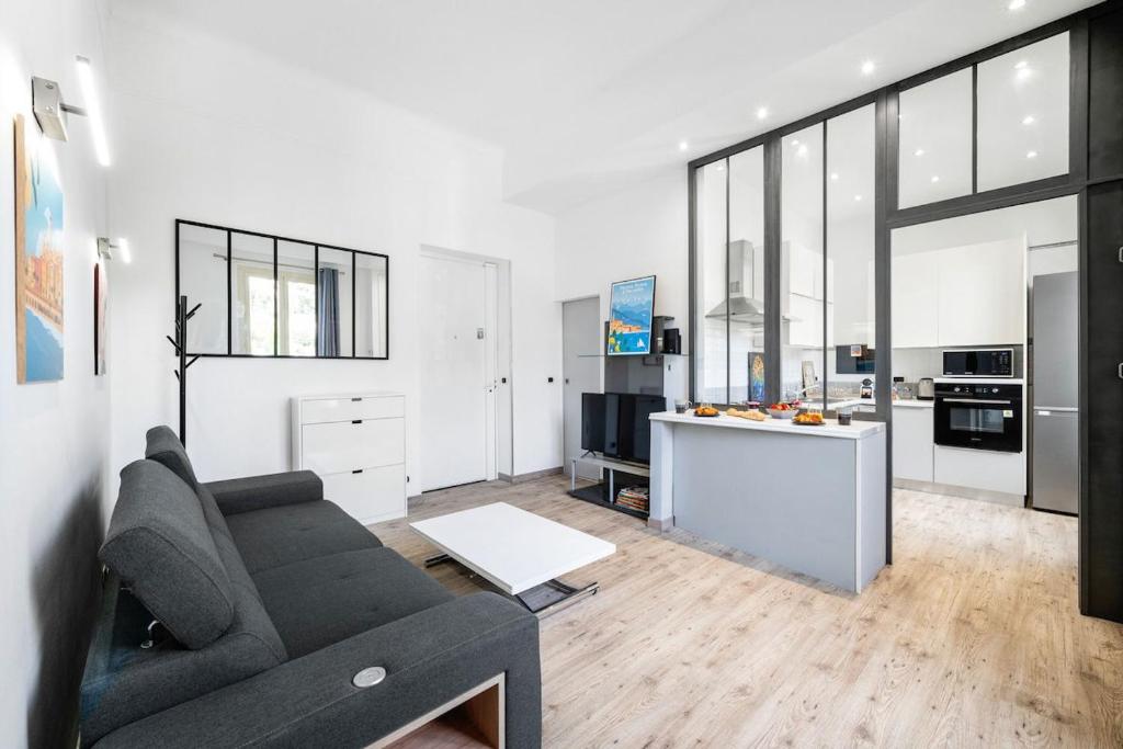 Kuchyň nebo kuchyňský kout v ubytování Le Winter - Central - Parking Privé-Palace-Wifi