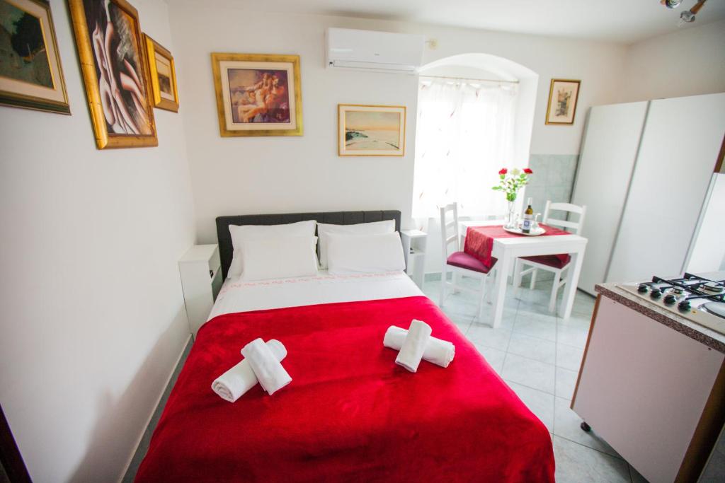 Kuchyň nebo kuchyňský kout v ubytování Golden Gate Dream Rooms