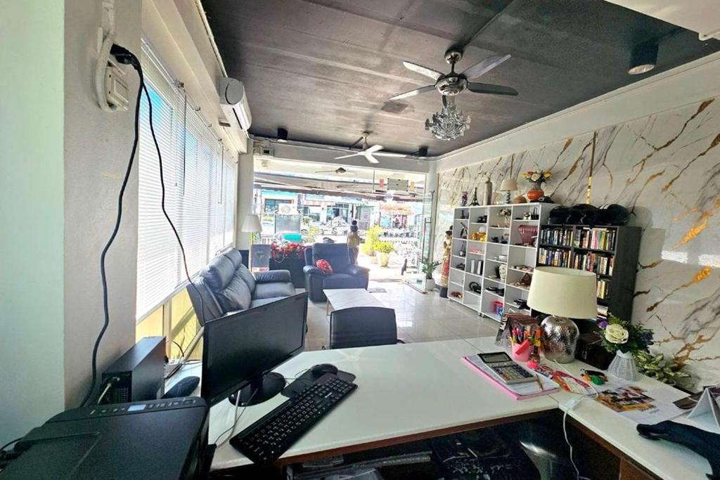 Sukcheewa Residence Phuket - Resim 12