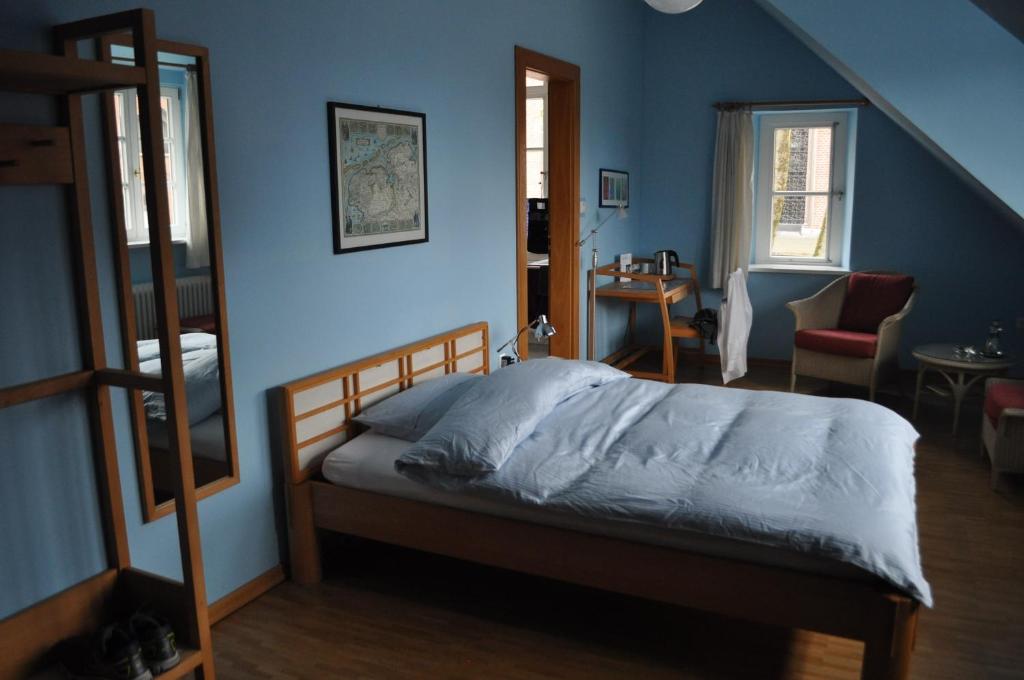 Hotel Cramer Bed & Breakfast - Large Single Room