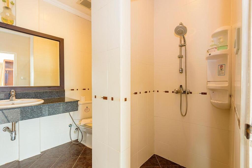 Sukcheewa Residence Phuket - Resim 35