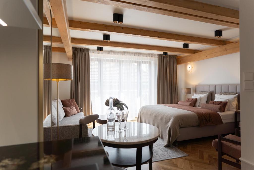 
Deluxe Apartment with balcony
