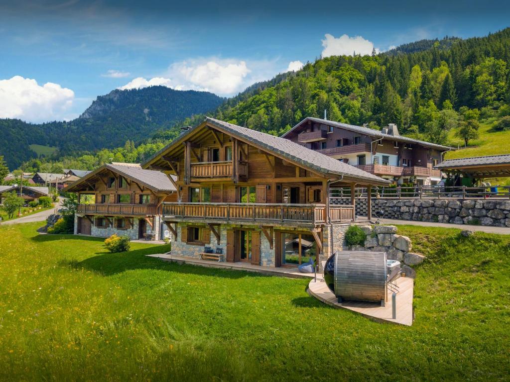 Naturlandskabet i nærheden af chaletet