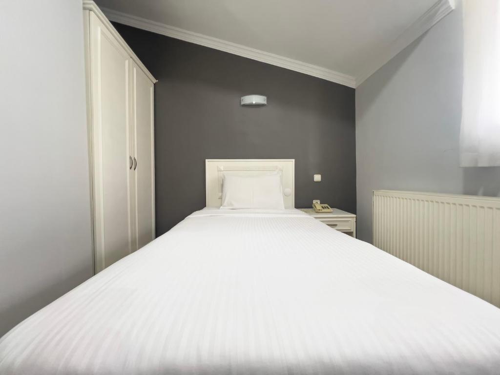 ROYAL 52 - Quarto Individual Com Banheiro