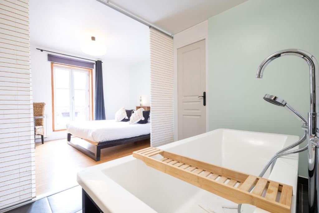 A l'Ombre d'Azay - Demeure d'Hôtes - GuestHouse - Deluxe Double Room With Bath